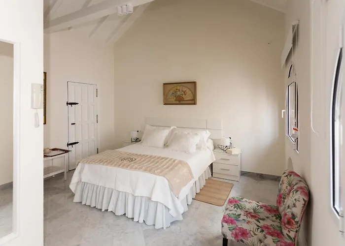 בית נופש Casa Palacio Guiomar By Shs סביליה